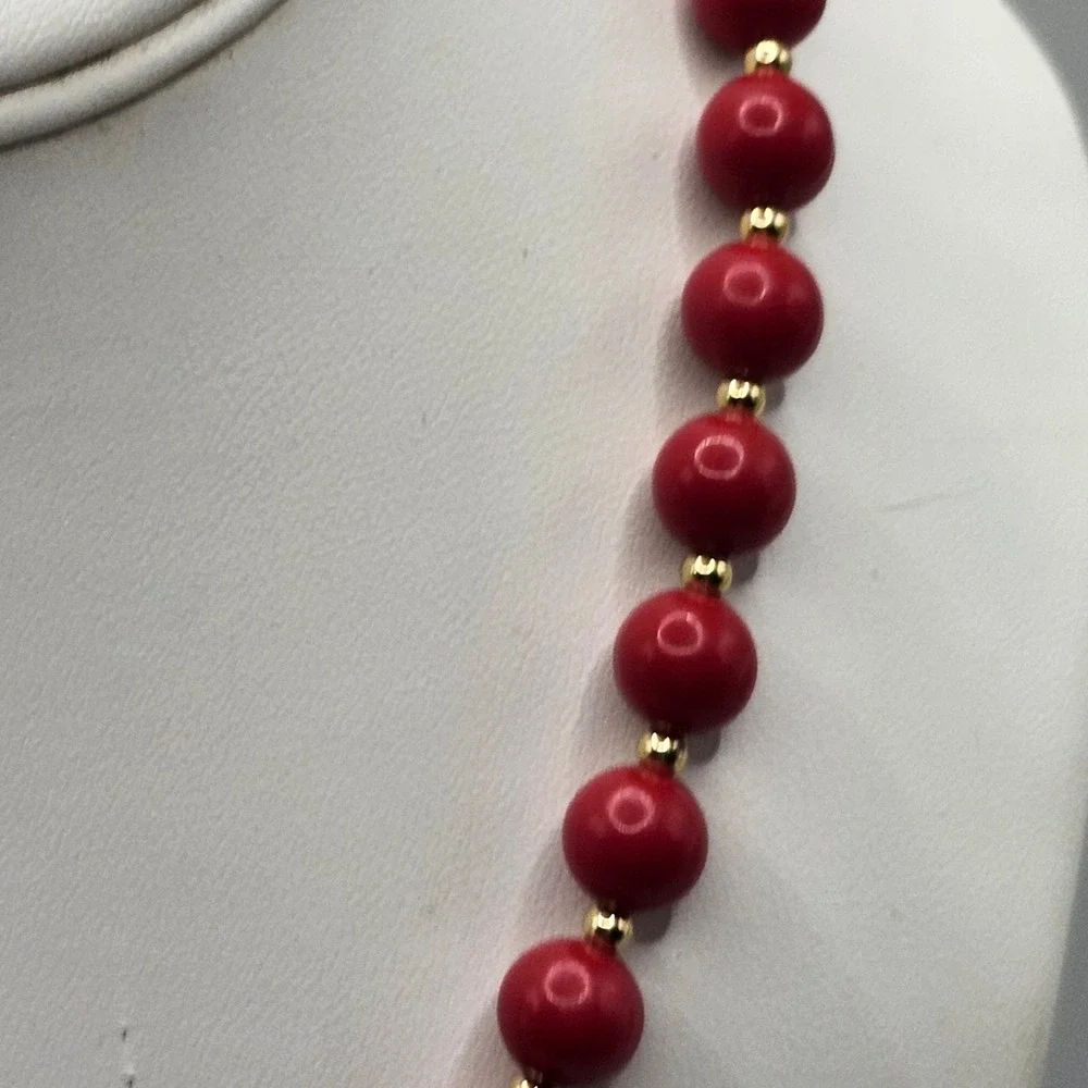 Vintage Red Round Bead Necklace Gold Tone Spacer‎ Accents Lobster Claw Clasp